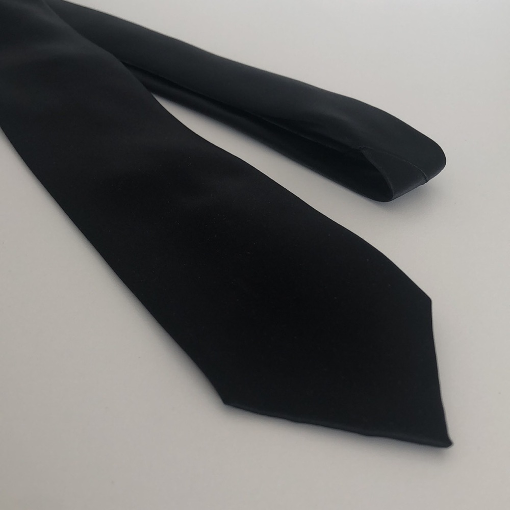 MonTebello - Black silk tie